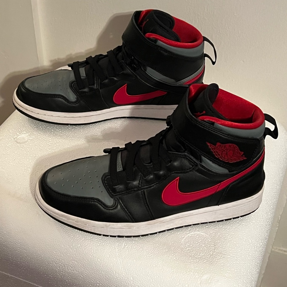 Air Jordan 1 HI Flyease, Black/Red/Grey, Brand New Size 9 Men’s CQ3835-006